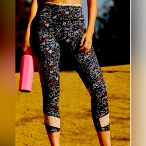 Free People Movement Capri Workout Leggings Bohemian Mesh Size Small